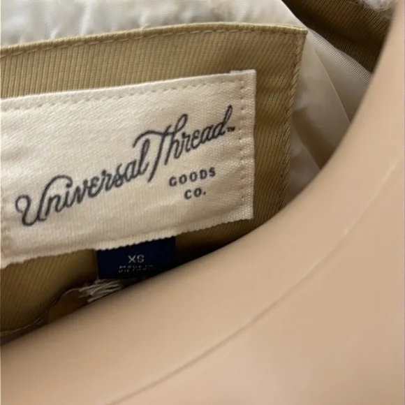 Women's White Faux Fur Snap fastener closure Jacket By Universal Thread (PRY554) - Picture 4 of 4